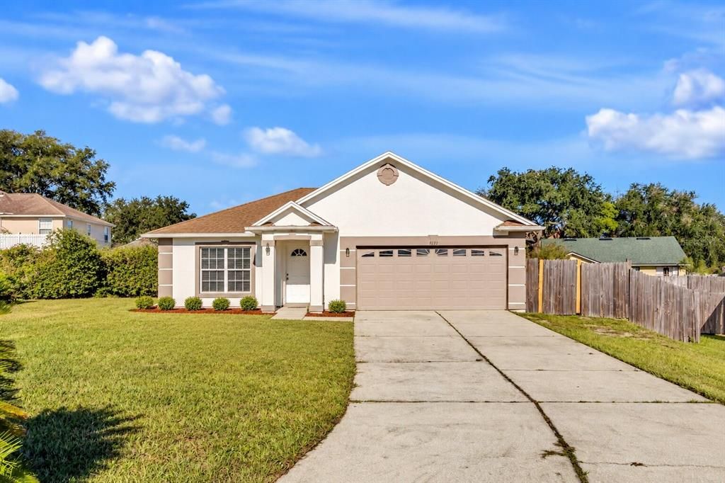 For Sale: $335,000 (3 beds, 2 baths, 1387 Square Feet)