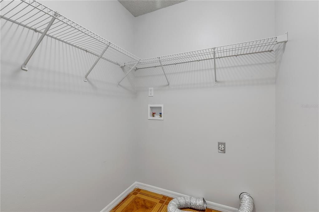 For Sale: $335,000 (3 beds, 2 baths, 1387 Square Feet)