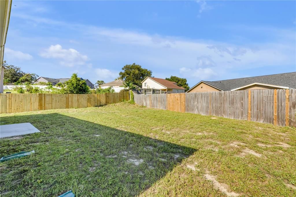 For Sale: $335,000 (3 beds, 2 baths, 1387 Square Feet)