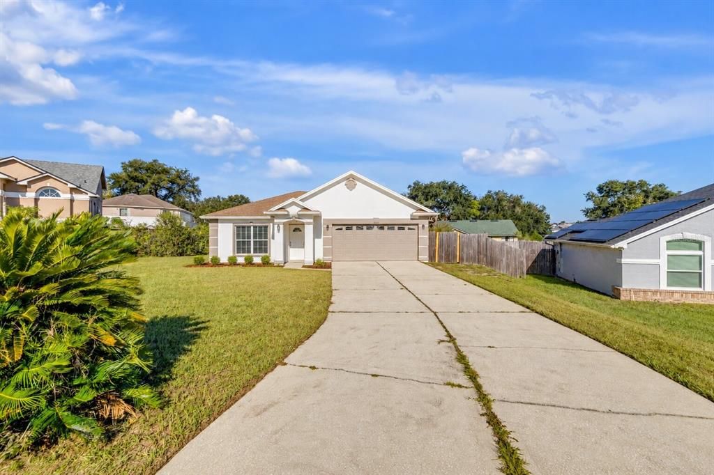 For Sale: $335,000 (3 beds, 2 baths, 1387 Square Feet)