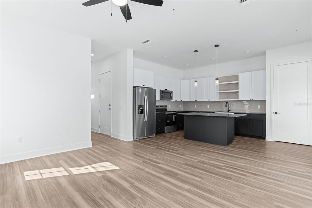 For Rent: $3,095 (3 beds, 2 baths, 1383 Square Feet)