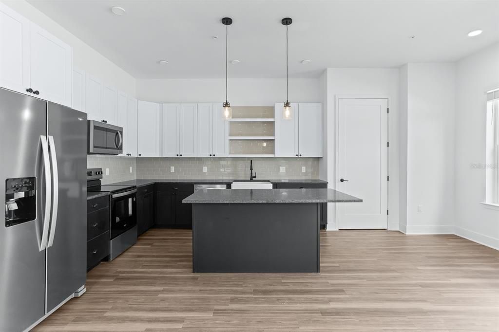 For Rent: $3,095 (3 beds, 2 baths, 1383 Square Feet)