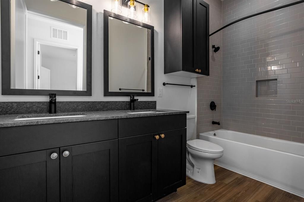 For Rent: $3,095 (3 beds, 2 baths, 1383 Square Feet)