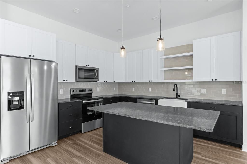 For Rent: $3,095 (3 beds, 2 baths, 1383 Square Feet)