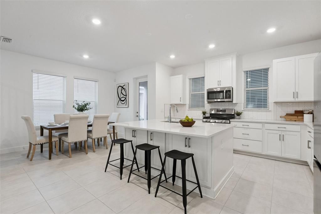 For Sale: $635,000 (4 beds, 4 baths, 2927 Square Feet)