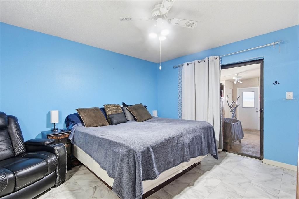 En Venta: $299,900 (2 camas, 2 baños, 1102 Pies cuadrados)