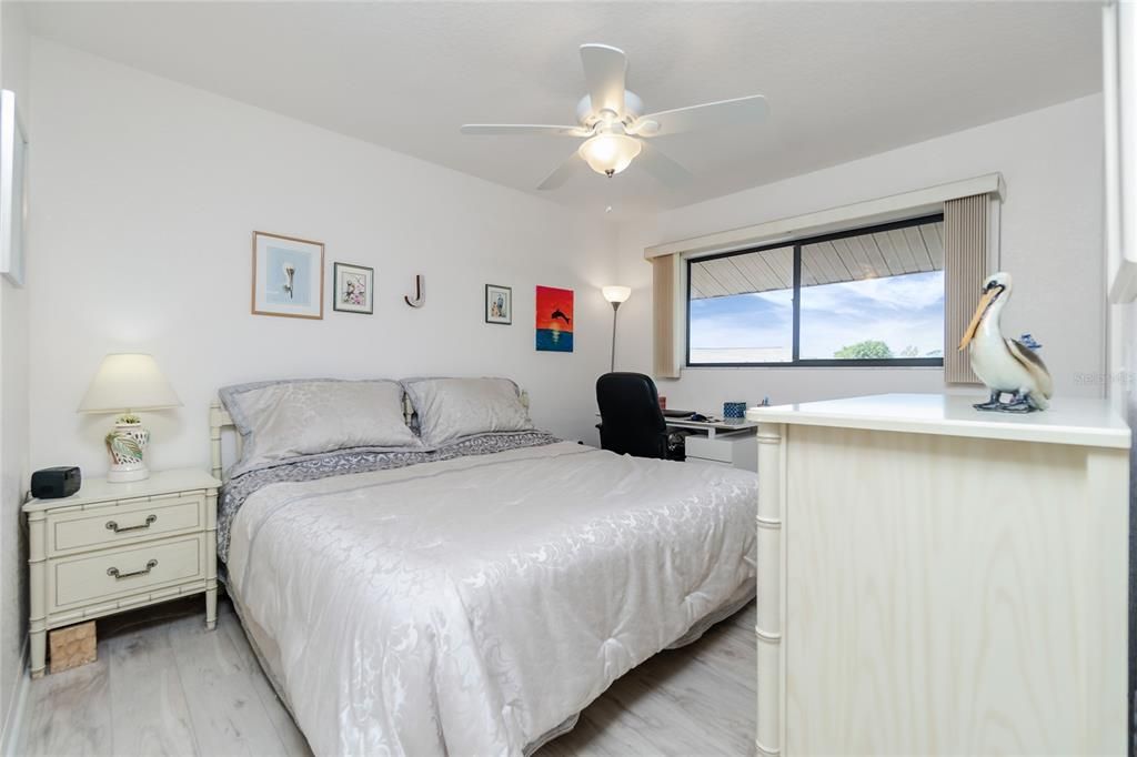 En Venta: $189,900 (2 camas, 2 baños, 950 Pies cuadrados)