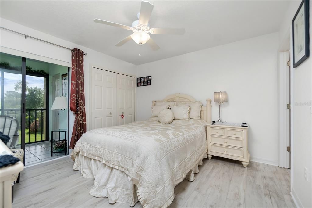 En Venta: $189,900 (2 camas, 2 baños, 950 Pies cuadrados)