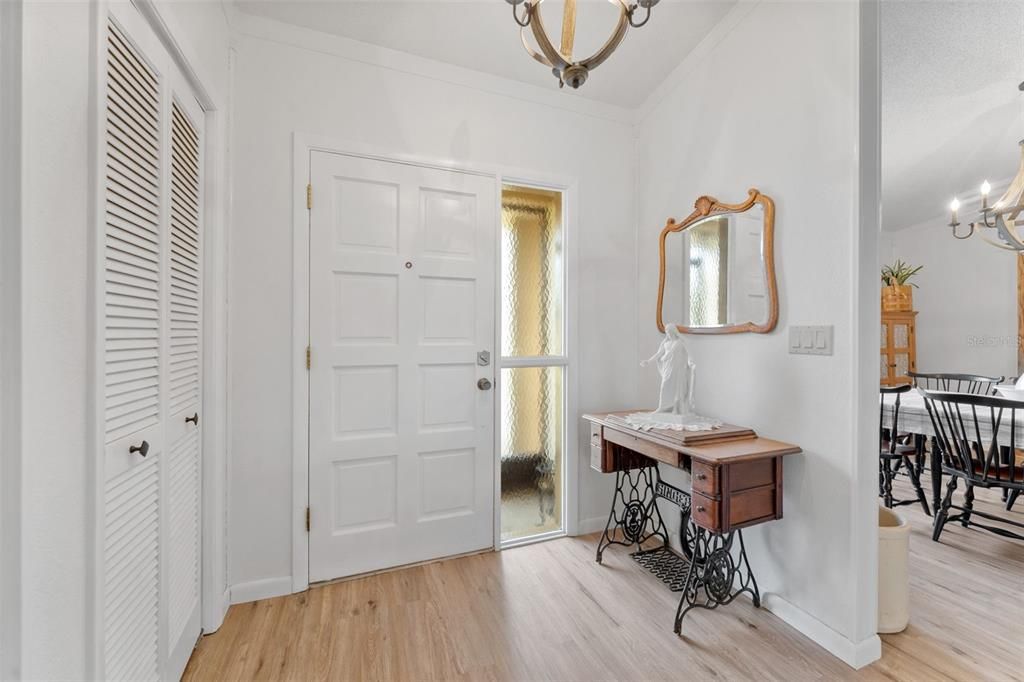 На продажу: $309,900 (3 спален, 2 ванн, 1880 Квадратных фут)