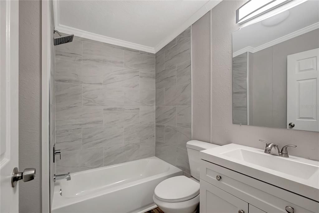На продажу: $339,900 (4 спален, 3 ванн, 2356 Квадратных фут)