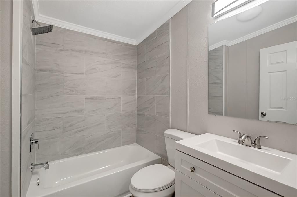 На продажу: $339,900 (4 спален, 3 ванн, 2356 Квадратных фут)