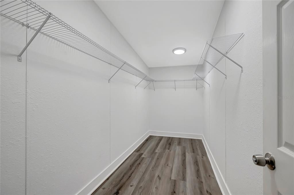 На продажу: $339,900 (4 спален, 3 ванн, 2356 Квадратных фут)