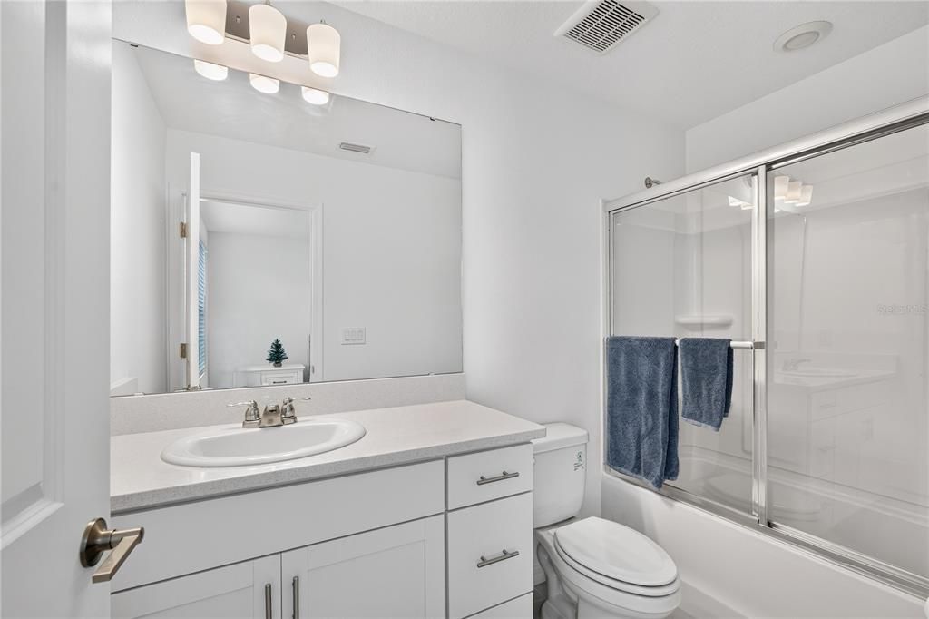For Sale: $273,900 (2 beds, 2 baths, 1178 Square Feet)