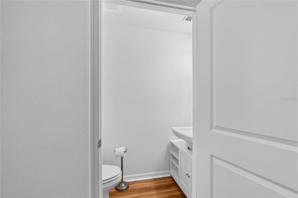 For Sale: $273,900 (2 beds, 2 baths, 1178 Square Feet)