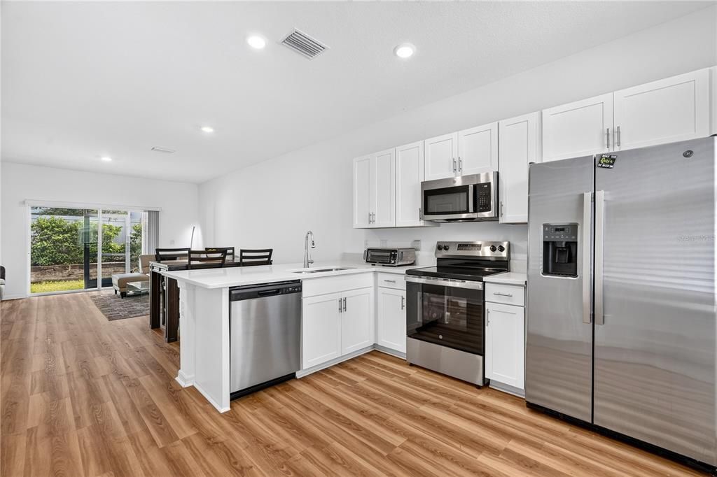 For Sale: $273,900 (2 beds, 2 baths, 1178 Square Feet)