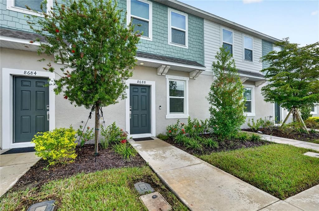 For Sale: $273,900 (2 beds, 2 baths, 1178 Square Feet)