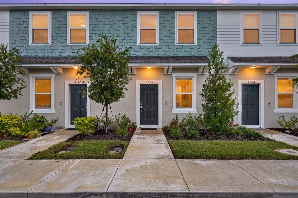 For Sale: $273,900 (2 beds, 2 baths, 1178 Square Feet)
