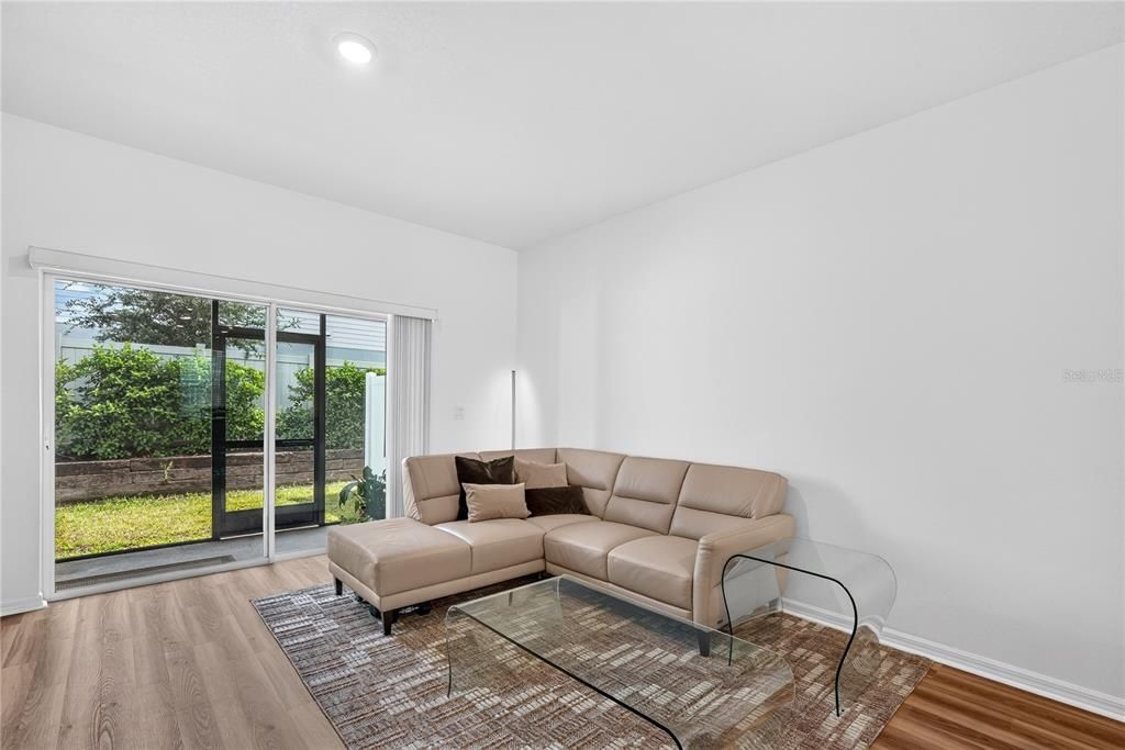 For Sale: $273,900 (2 beds, 2 baths, 1178 Square Feet)