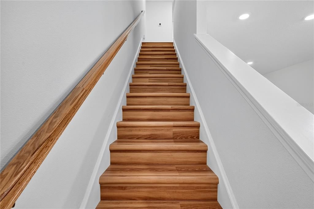 For Sale: $273,900 (2 beds, 2 baths, 1178 Square Feet)