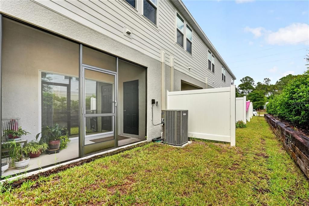 For Sale: $273,900 (2 beds, 2 baths, 1178 Square Feet)