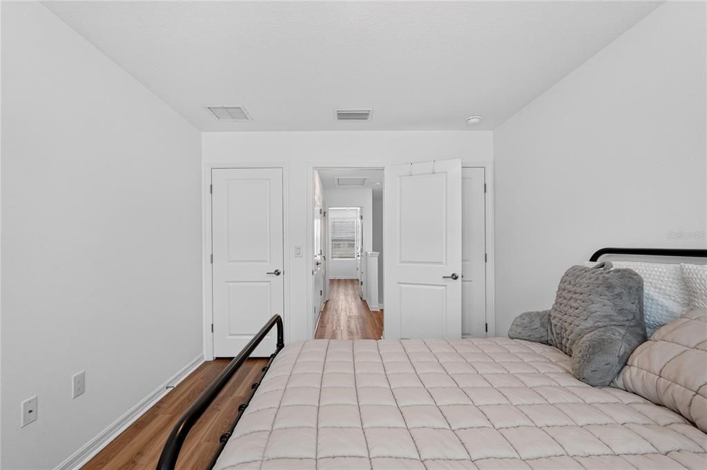 For Sale: $273,900 (2 beds, 2 baths, 1178 Square Feet)