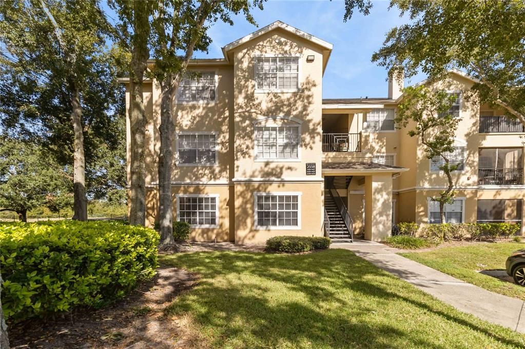 For Sale: $230,000 (2 beds, 2 baths, 1150 Square Feet)
