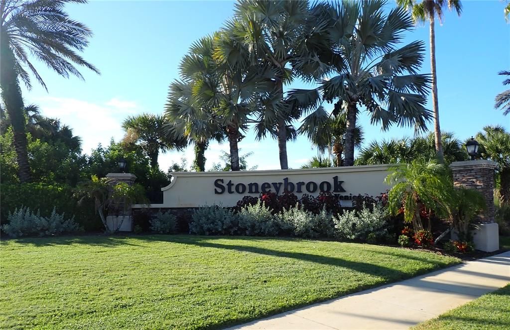 For Sale: $439,000 (2 beds, 2 baths, 1942 Square Feet)