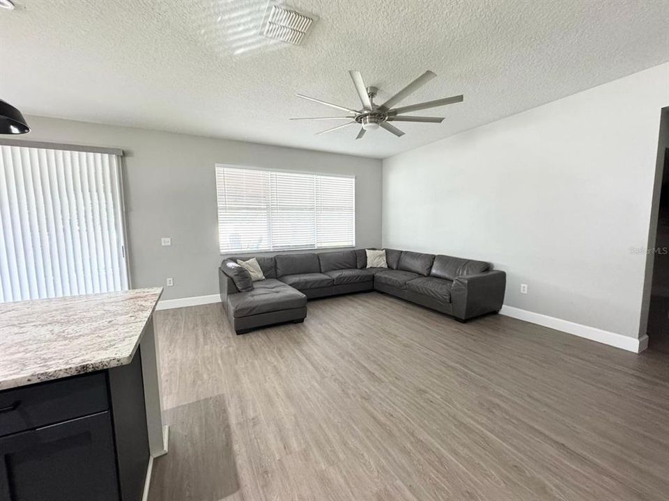 For Sale: $650,000 (3 beds, 2 baths, 2937 Square Feet)
