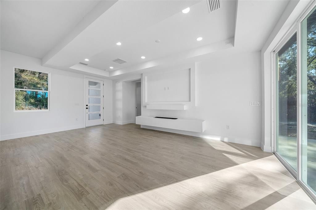 For Sale: $275,000 (3 beds, 2 baths, 1500 Square Feet)