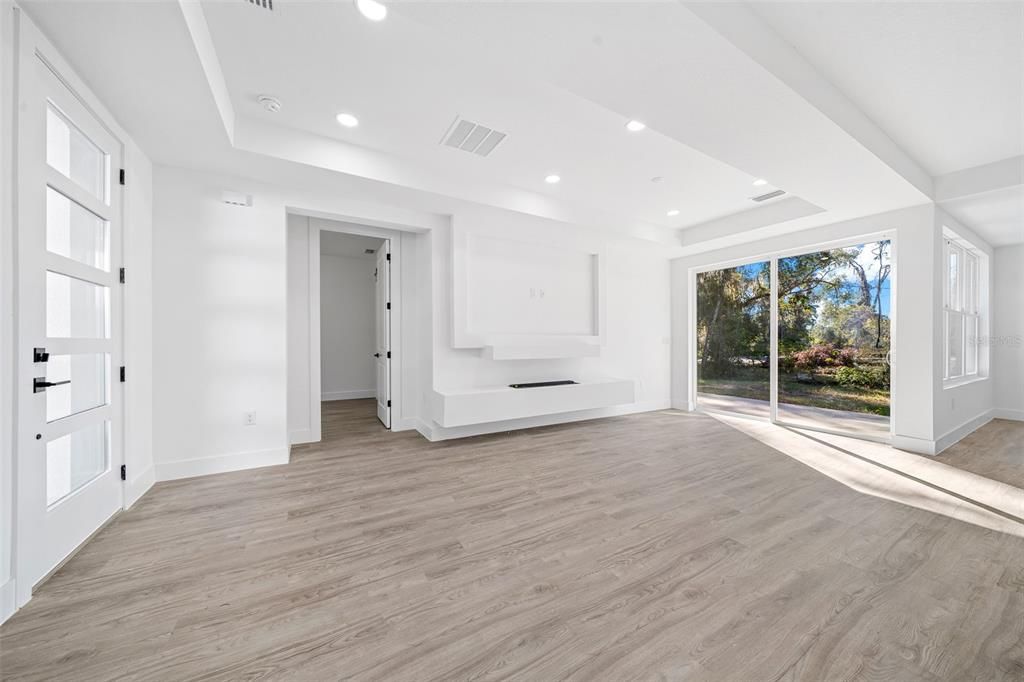 For Sale: $275,000 (3 beds, 2 baths, 1500 Square Feet)