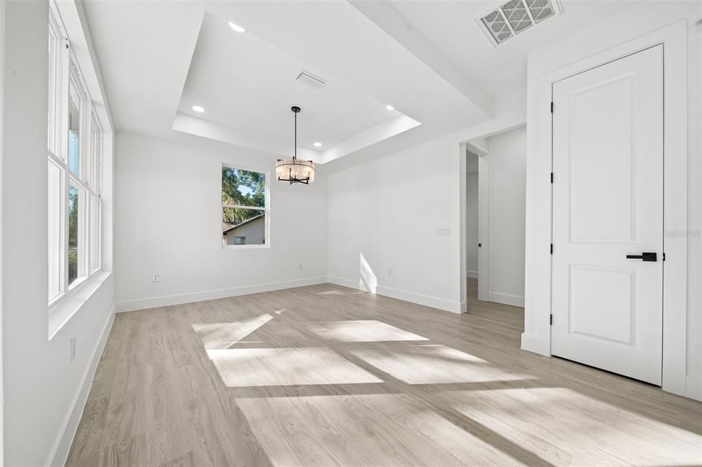 For Sale: $275,000 (3 beds, 2 baths, 1500 Square Feet)