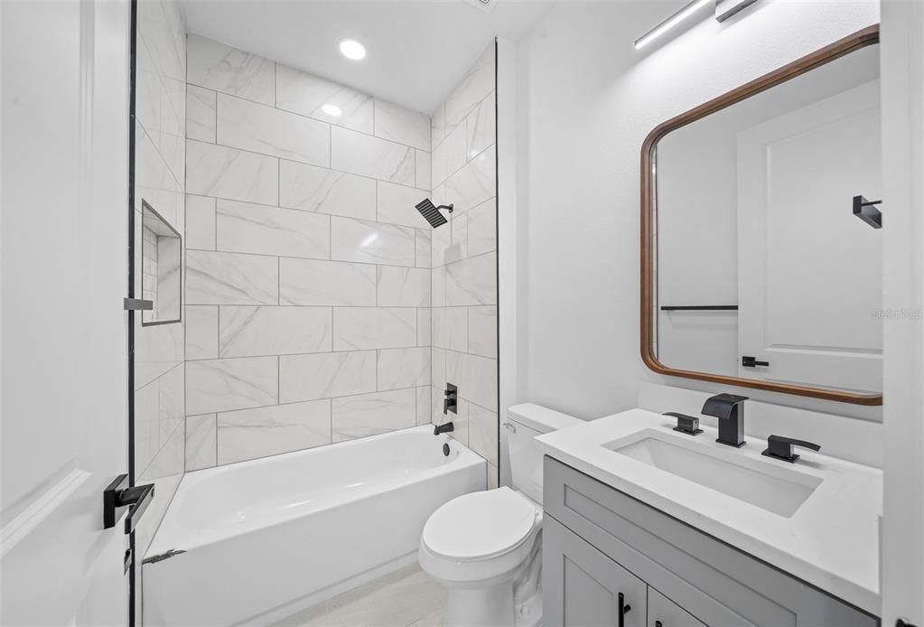 For Sale: $275,000 (3 beds, 2 baths, 1500 Square Feet)