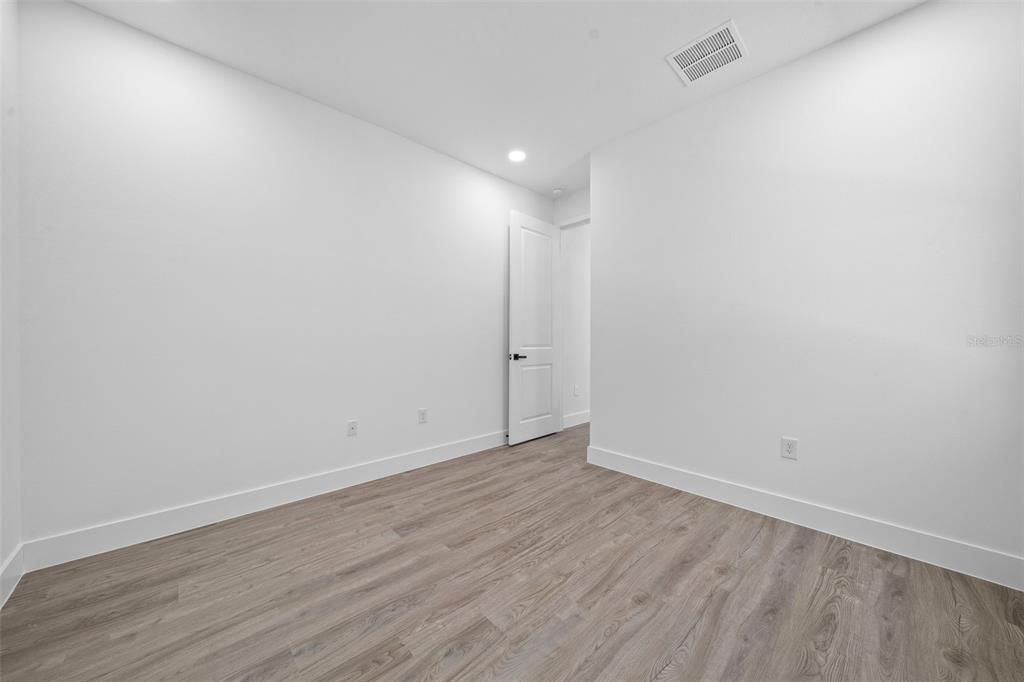 For Sale: $275,000 (3 beds, 2 baths, 1500 Square Feet)