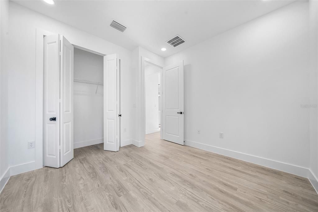 For Sale: $275,000 (3 beds, 2 baths, 1500 Square Feet)