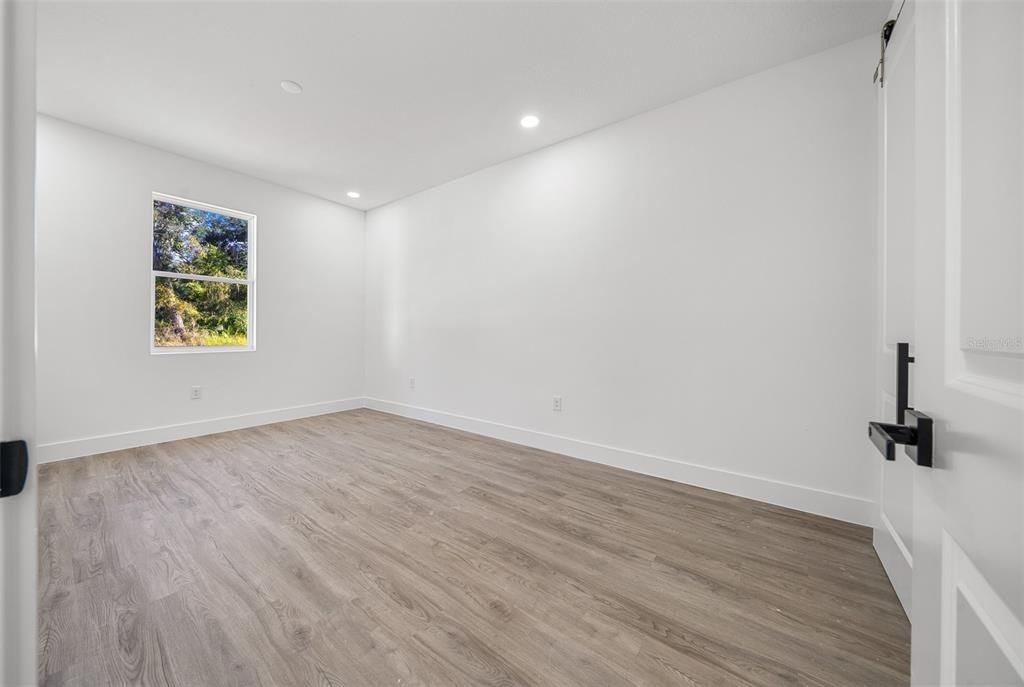 For Sale: $275,000 (3 beds, 2 baths, 1500 Square Feet)
