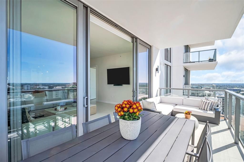 For Sale: $1,199,500 (2 beds, 2 baths, 1663 Square Feet)