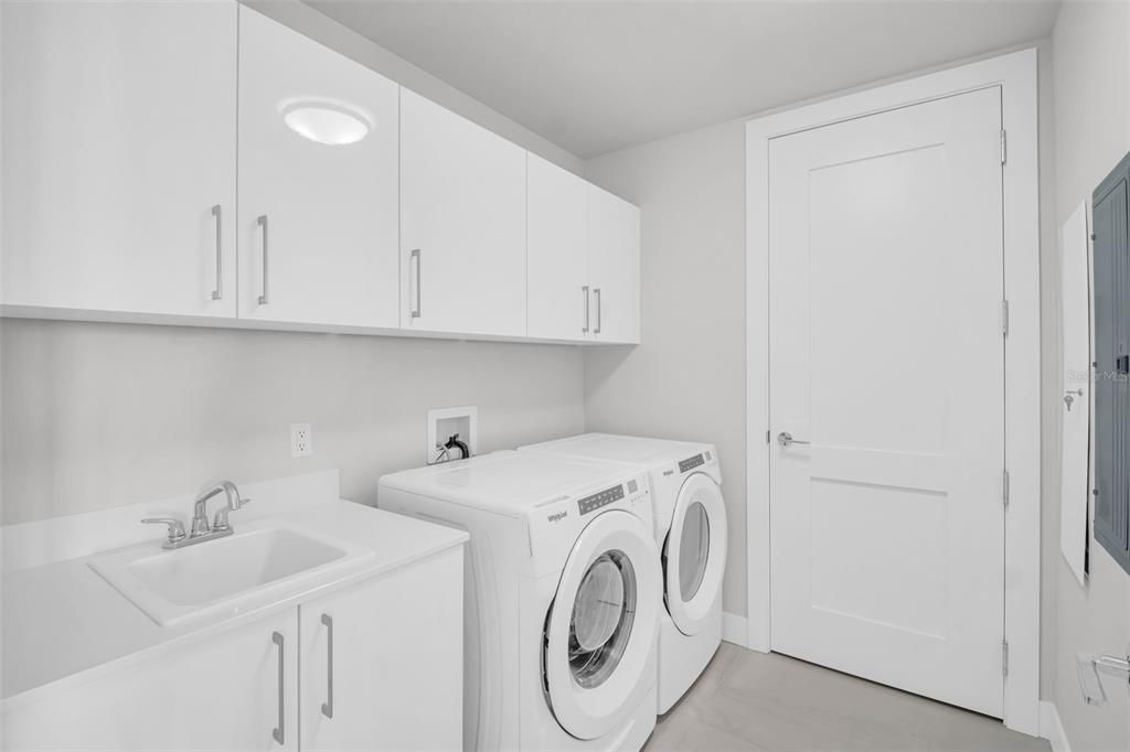 For Sale: $1,199,500 (2 beds, 2 baths, 1663 Square Feet)