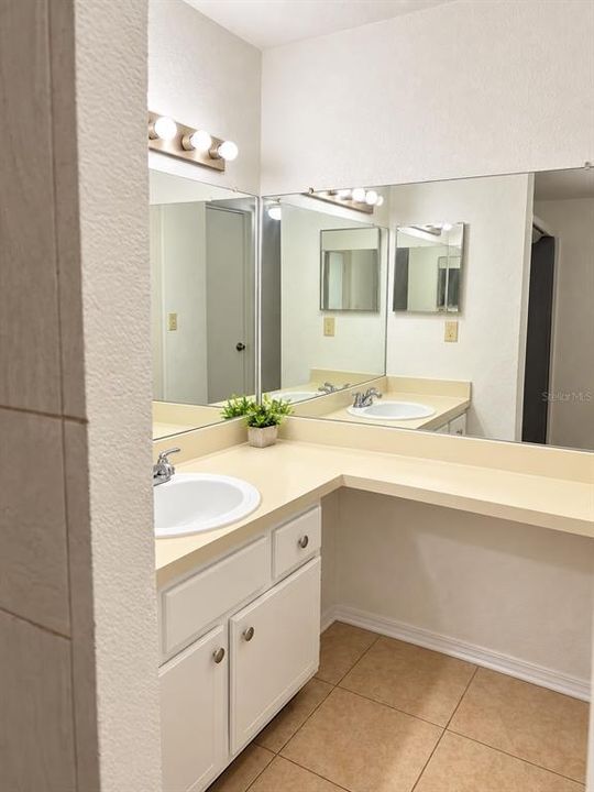 For Rent: $1,700 (2 beds, 2 baths, 1101 Square Feet)