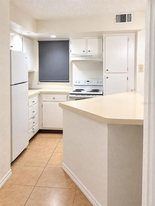 For Rent: $1,700 (2 beds, 2 baths, 1101 Square Feet)