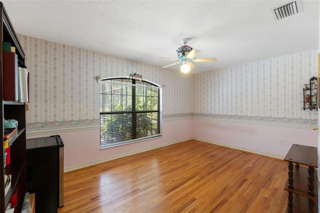 For Sale: $649,900 (5 beds, 3 baths, 3264 Square Feet)