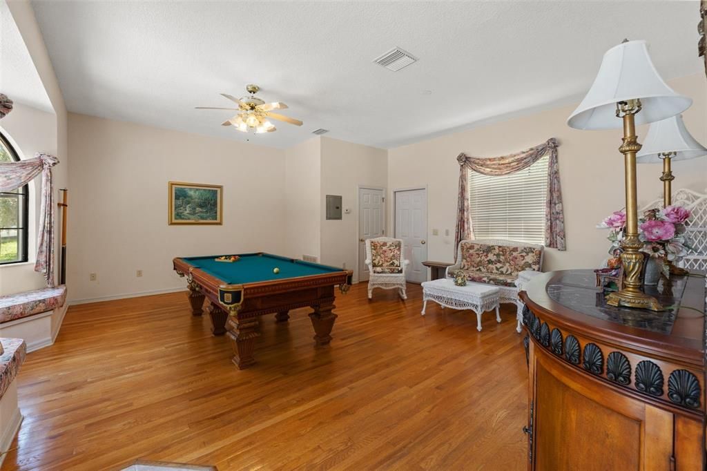 For Sale: $649,900 (5 beds, 3 baths, 3264 Square Feet)
