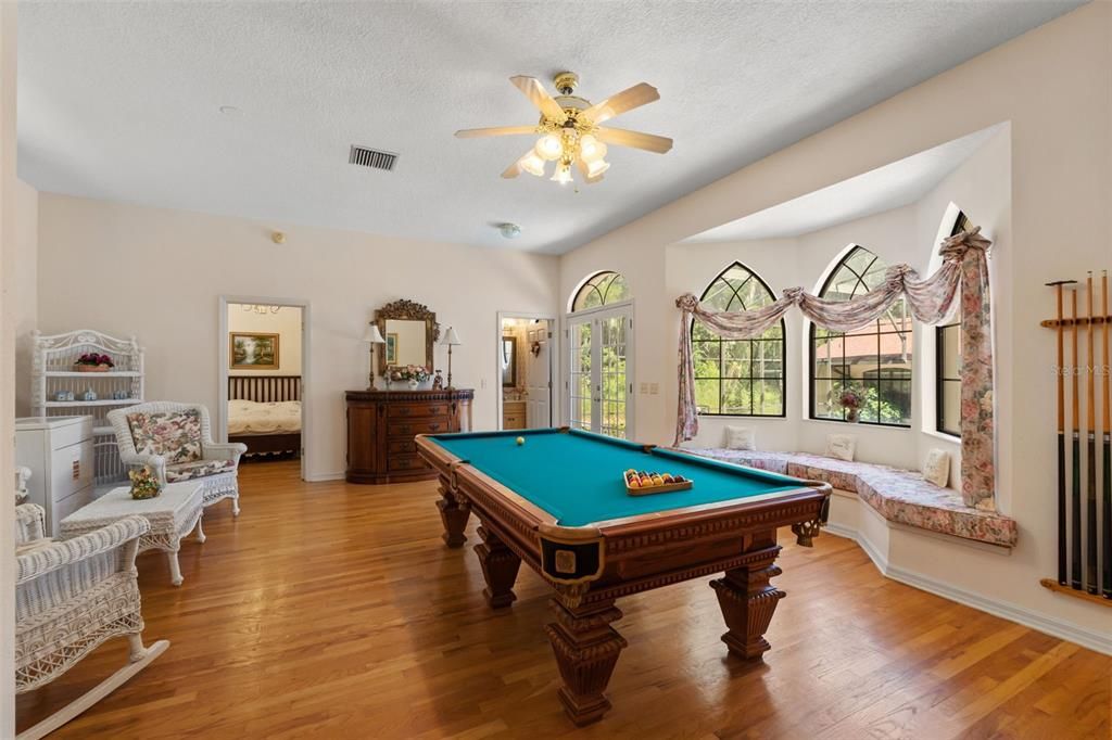 For Sale: $649,900 (5 beds, 3 baths, 3264 Square Feet)