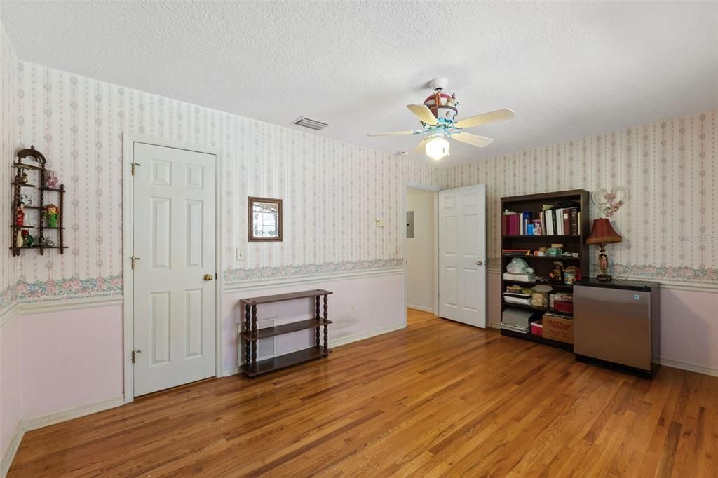 For Sale: $649,900 (5 beds, 3 baths, 3264 Square Feet)