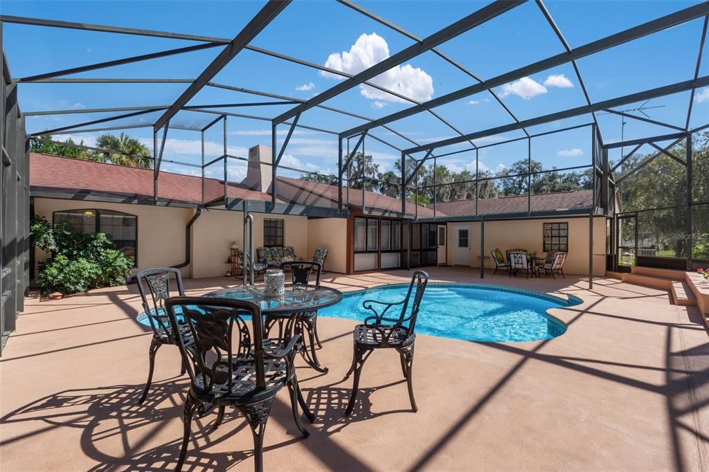 For Sale: $649,900 (5 beds, 3 baths, 3264 Square Feet)