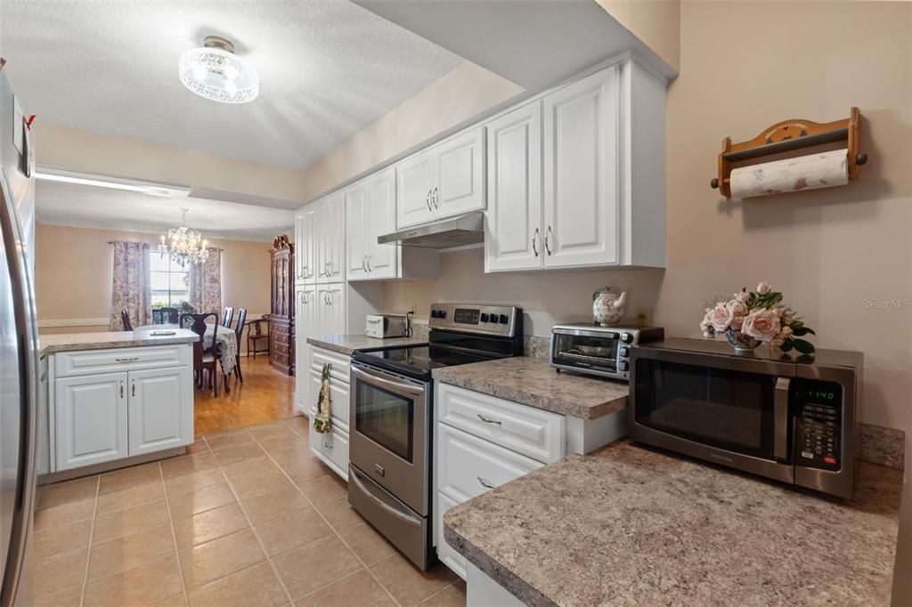 For Sale: $649,900 (5 beds, 3 baths, 3264 Square Feet)