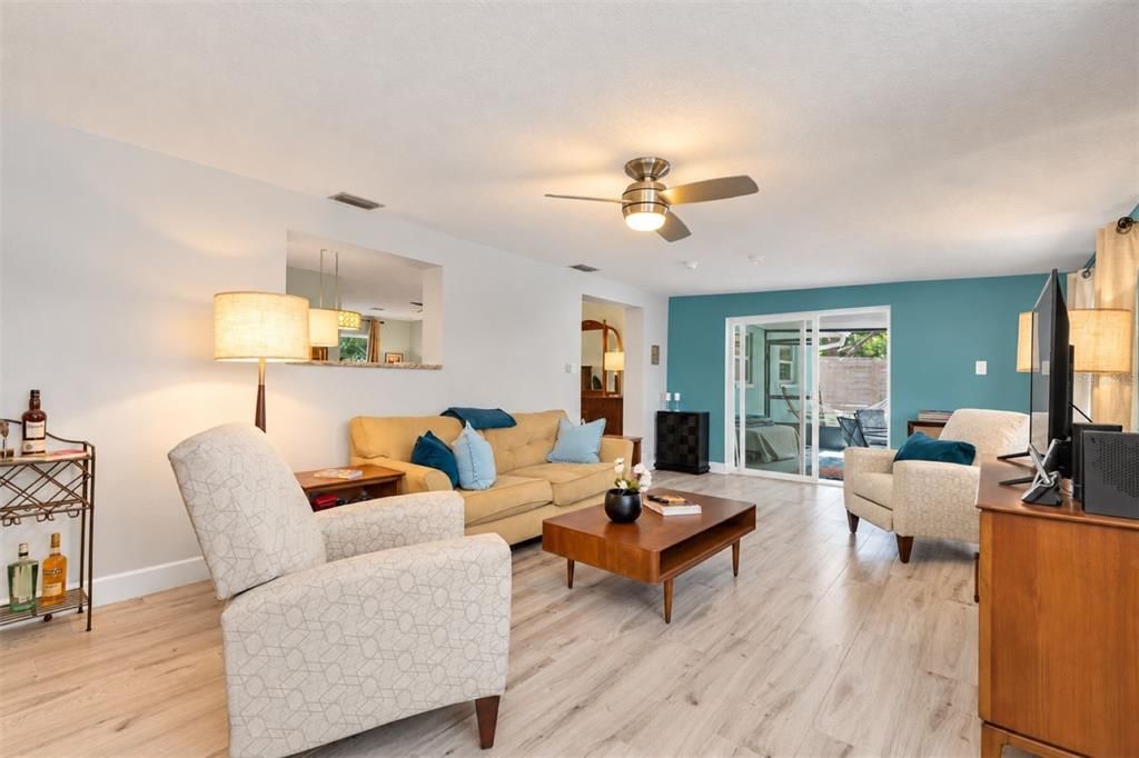 For Sale: $436,000 (3 beds, 2 baths, 1437 Square Feet)