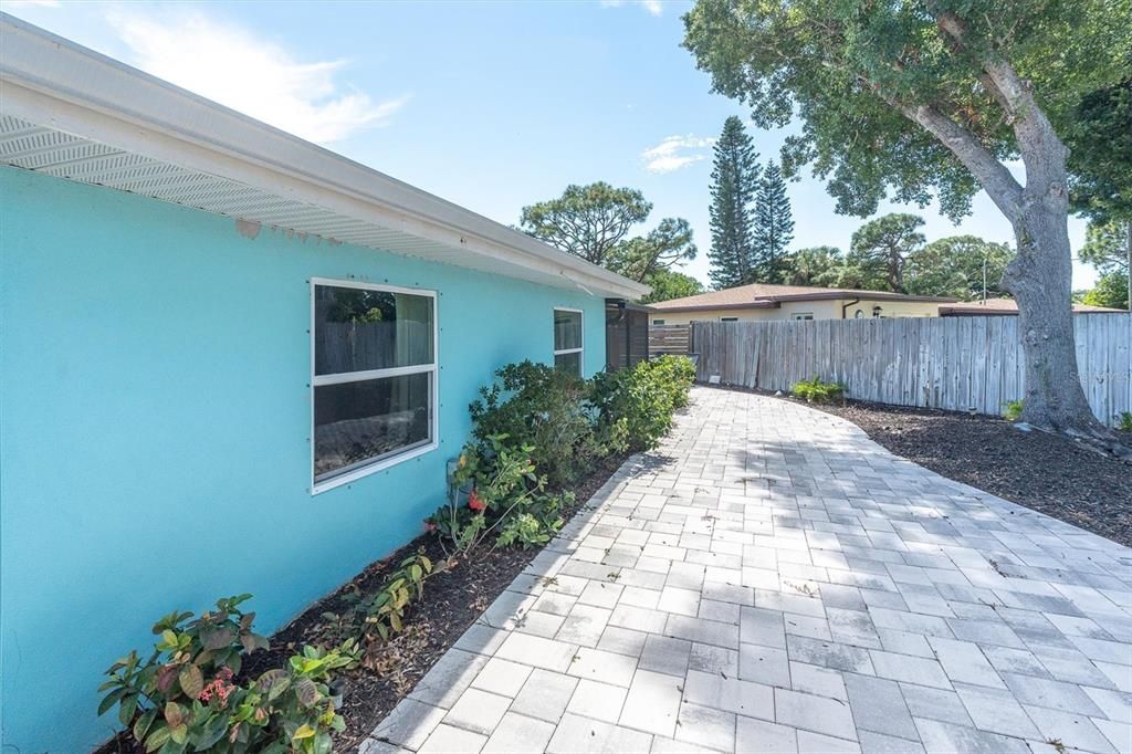 For Sale: $436,000 (3 beds, 2 baths, 1437 Square Feet)