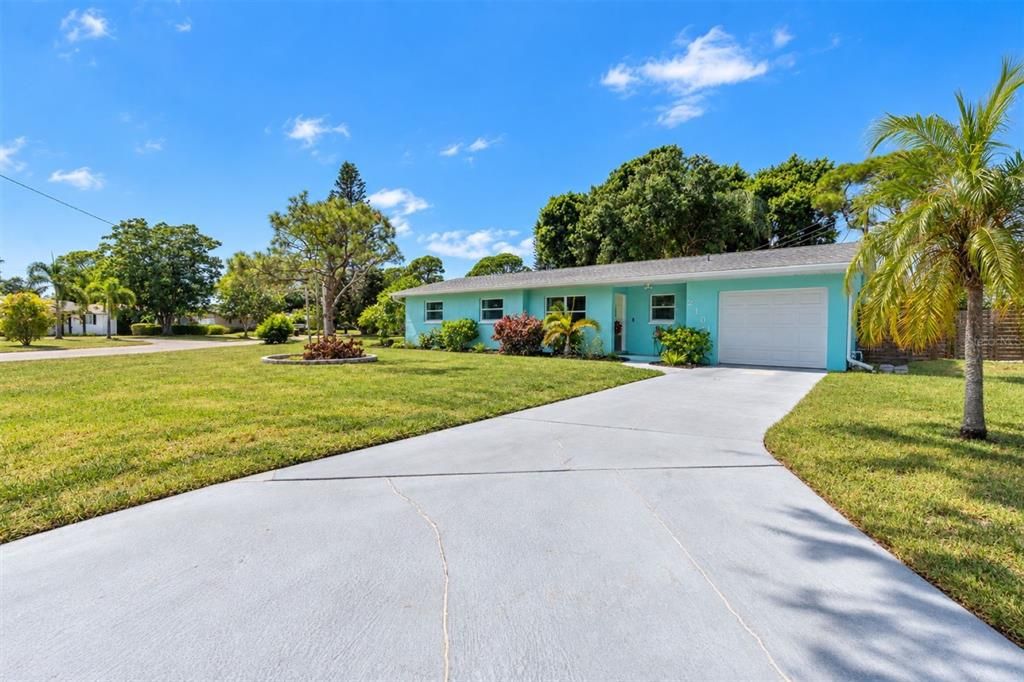 For Sale: $436,000 (3 beds, 2 baths, 1437 Square Feet)