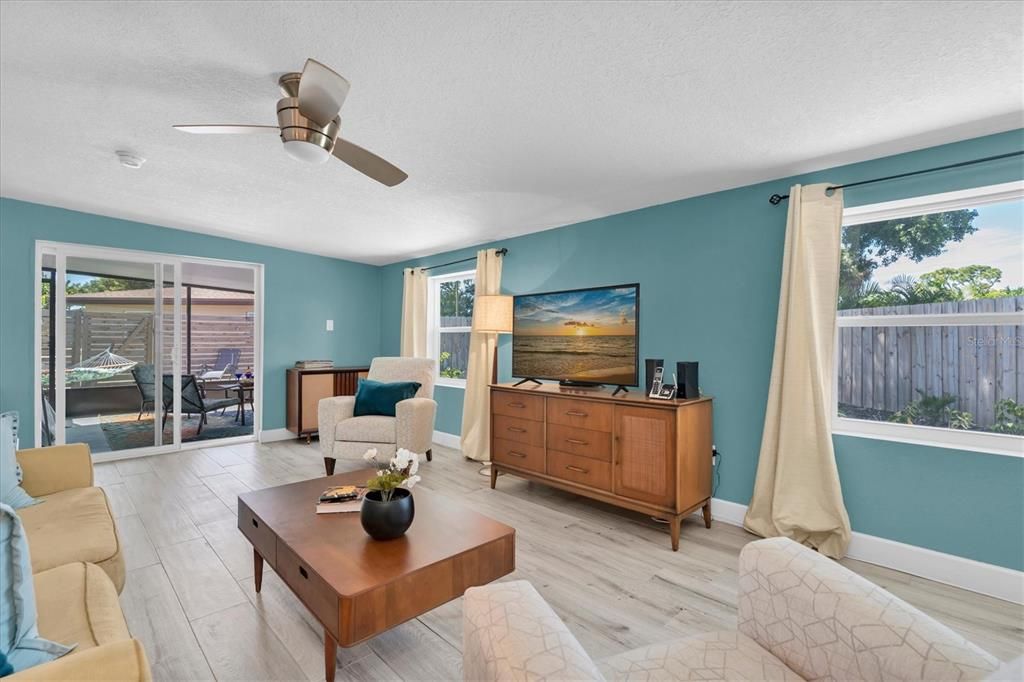 For Sale: $436,000 (3 beds, 2 baths, 1437 Square Feet)