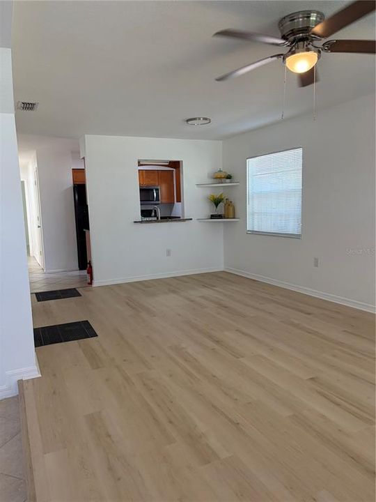 For Rent: $1,900 (3 beds, 2 baths, 1034 Square Feet)